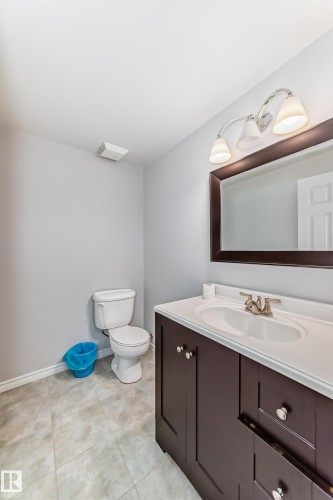 6419 18 Avenue Sw, Edmonton, AB - Indoor Photo Showing Bathroom