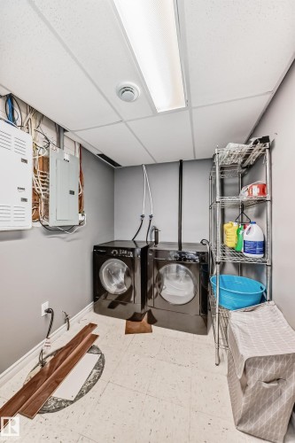 6419 18 Avenue Sw, Edmonton, AB - Indoor