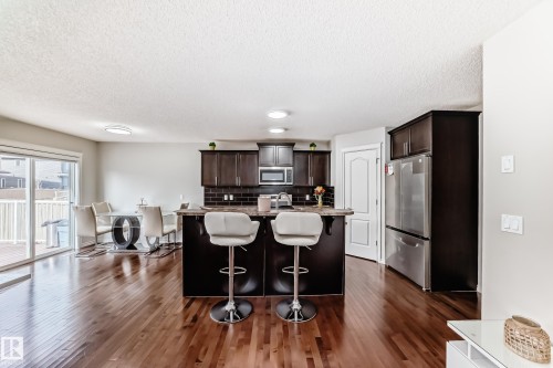 6419 18 Avenue Sw, Edmonton, AB - Indoor