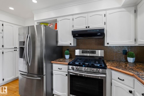 4111 131 Avenue Nw, Edmonton, AB - Indoor Photo Showing Kitchen