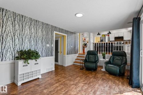 4111 131 Avenue Nw, Edmonton, AB - Indoor