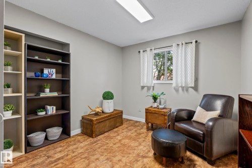 4111 131 Avenue Nw, Edmonton, AB - Indoor