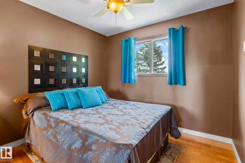 4111 131 Avenue Nw, Edmonton, AB - Indoor Photo Showing Bedroom