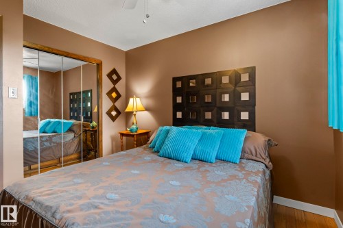 4111 131 Avenue Nw, Edmonton, AB - Indoor Photo Showing Bedroom