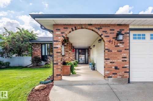 4111 131 Avenue Nw, Edmonton, AB - Outdoor