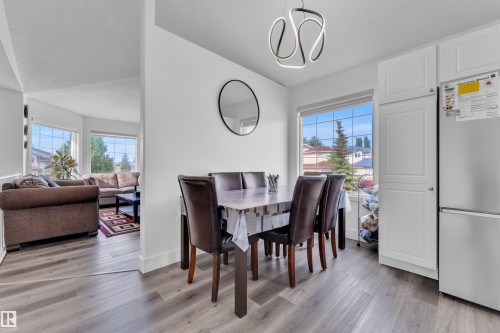 916 Jordan Crescent Nw, Edmonton, AB - Indoor Photo Showing Dining Room