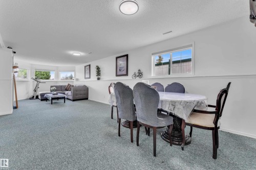 916 Jordan Crescent Nw, Edmonton, AB - Indoor Photo Showing Dining Room