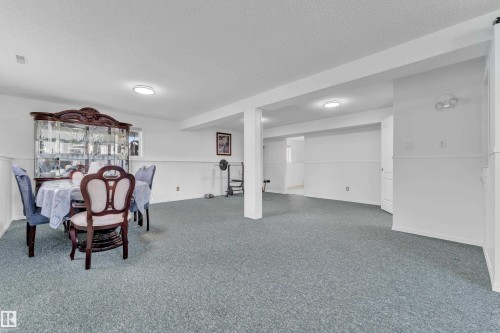 916 Jordan Crescent Nw, Edmonton, AB - Indoor Photo Showing Other Room