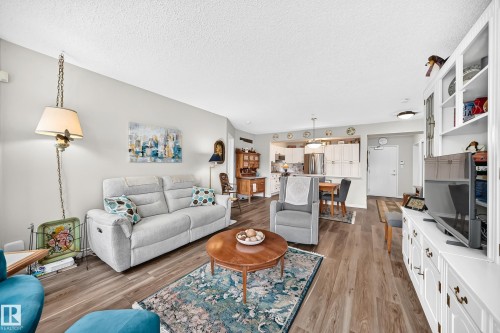#209 102 Bridgeport Cx, Leduc, AB - Indoor Photo Showing Living Room