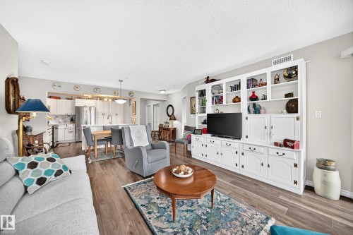#209 102 Bridgeport Cx, Leduc, AB - Indoor Photo Showing Living Room