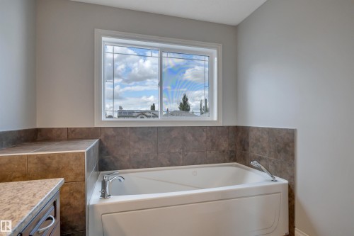 24 Birchmont Drive, Leduc, AB - Indoor Photo Showing Other Room