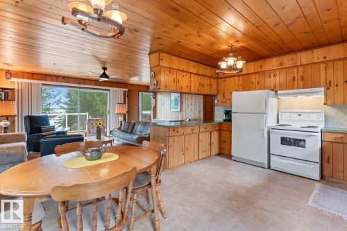 514 60017 Rng Road 110 A, Rural St. Paul County, AB - Indoor Photo Showing Kitchen With Double Sink