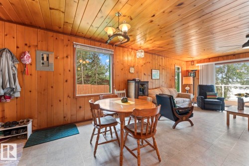 514 60017 Rng Road 110 A, Rural St. Paul County, AB - Indoor Photo Showing Living Room