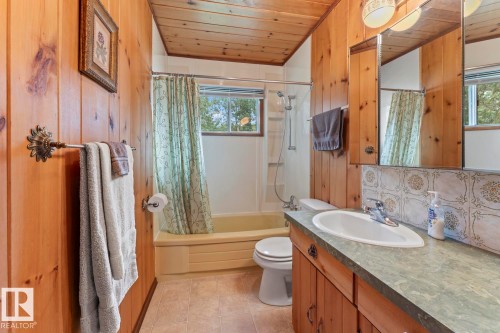 514 60017 Rng Road 110 A, Rural St. Paul County, AB - Indoor Photo Showing Bedroom
