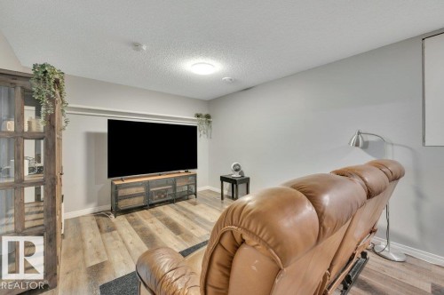Vinyl Plank flooring, light gray wall paint - #138 5231 51 St, Bon Accord, AB - Indoor