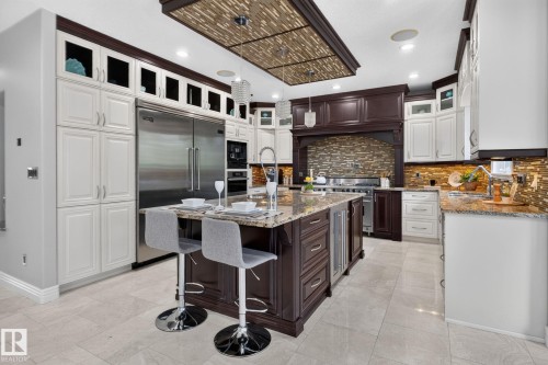 93 Nottingham Point, Sherwood Park, AB - Indoor Photo Showing Kitchen With Upgraded Kitchen