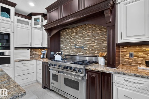 93 Nottingham Point, Sherwood Park, AB - Indoor Photo Showing Kitchen With Upgraded Kitchen