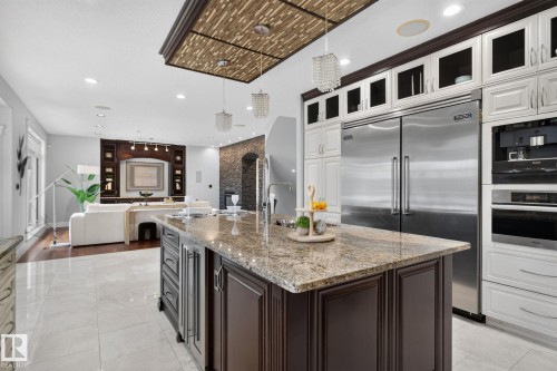 93 Nottingham Point, Sherwood Park, AB - Indoor Photo Showing Kitchen With Upgraded Kitchen