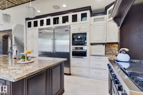93 Nottingham Point, Sherwood Park, AB - Indoor Photo Showing Kitchen With Upgraded Kitchen