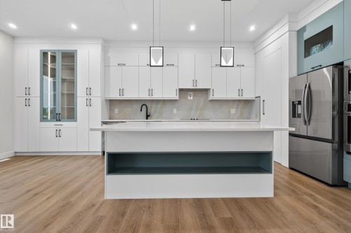 132 Edgewater Circle, Leduc, AB - Indoor Photo Showing Kitchen With Upgraded Kitchen