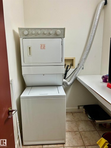 #206 11415 100 Av Nw, Edmonton, AB - Indoor Photo Showing Laundry Room