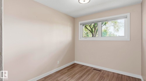 12002 39 Street Nw, Edmonton, AB - Indoor Photo Showing Other Room