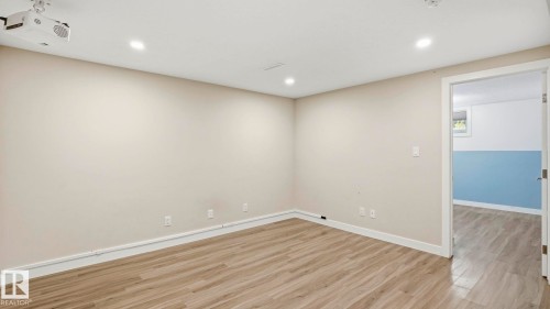 12002 39 Street Nw, Edmonton, AB - Indoor Photo Showing Other Room