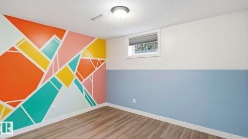 12002 39 Street Nw, Edmonton, AB - Indoor Photo Showing Other Room