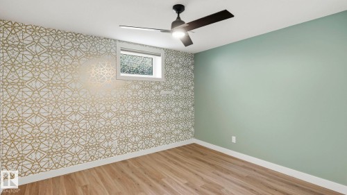 12002 39 Street Nw, Edmonton, AB - Indoor Photo Showing Other Room