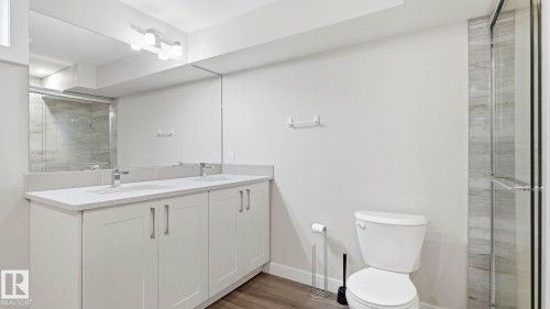 12002 39 Street Nw, Edmonton, AB - Indoor Photo Showing Bathroom
