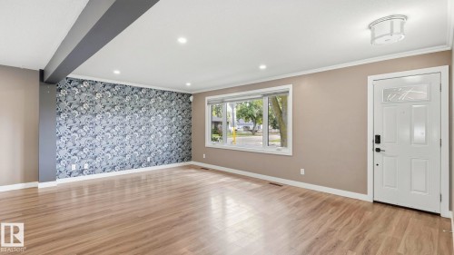 12002 39 Street Nw, Edmonton, AB - Indoor Photo Showing Other Room