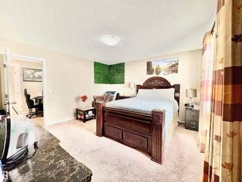 1824 Rutherford Road Sw, Edmonton, AB - Indoor Photo Showing Bedroom