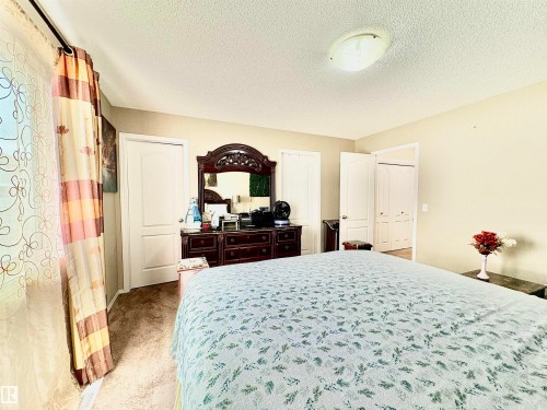 1824 Rutherford Road Sw, Edmonton, AB - Indoor Photo Showing Bedroom