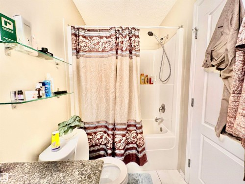 1824 Rutherford Road Sw, Edmonton, AB - Indoor Photo Showing Bathroom