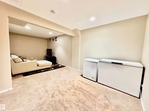 1824 Rutherford Road Sw, Edmonton, AB - Indoor Photo Showing Other Room