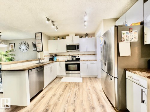 1824 Rutherford Road Sw, Edmonton, AB - Indoor Photo Showing Kitchen With Stainless Steel Kitchen With Upgraded Kitchen