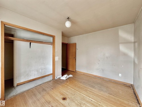 6209 106 Street Nw, Edmonton, AB - Indoor Photo Showing Other Room