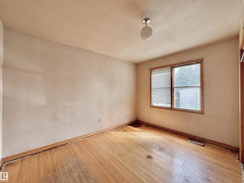 6209 106 Street Nw, Edmonton, AB - Indoor Photo Showing Other Room