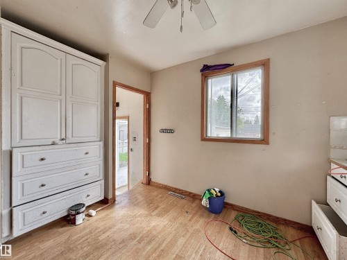 6209 106 Street Nw, Edmonton, AB - Indoor
