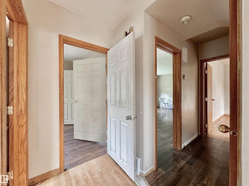 6209 106 Street Nw, Edmonton, AB - Indoor Photo Showing Other Room