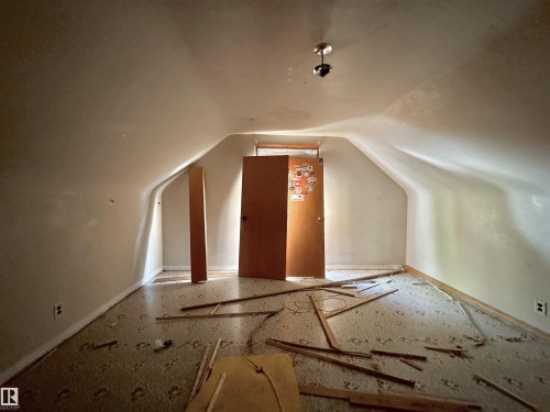 6209 106 Street Nw, Edmonton, AB - Indoor Photo Showing Other Room