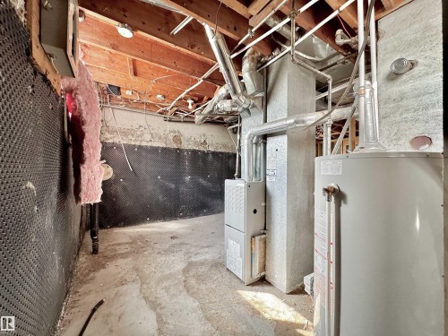 6209 106 Street Nw, Edmonton, AB - Indoor