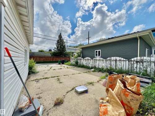 6209 106 Street Nw, Edmonton, AB - Outdoor