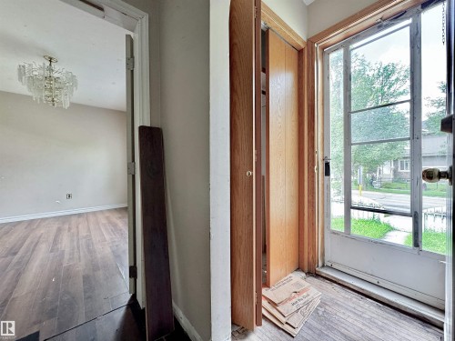 6209 106 Street Nw, Edmonton, AB - Indoor Photo Showing Other Room