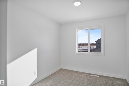 31 Leawood Link, Spruce Grove, AB - Indoor Photo Showing Other Room