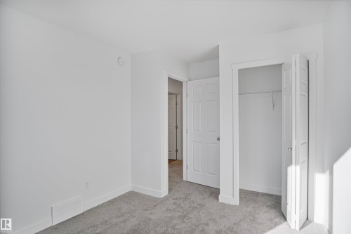31 Leawood Link, Spruce Grove, AB - Indoor Photo Showing Other Room