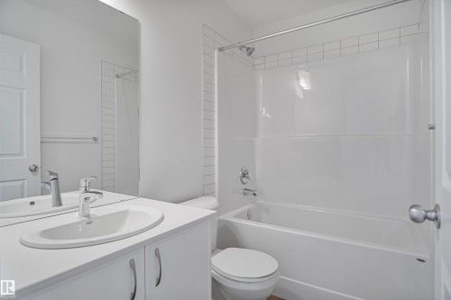 31 Leawood Link, Spruce Grove, AB - Indoor Photo Showing Bathroom