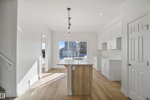 31 Leawood Link, Spruce Grove, AB - Indoor Photo Showing Kitchen