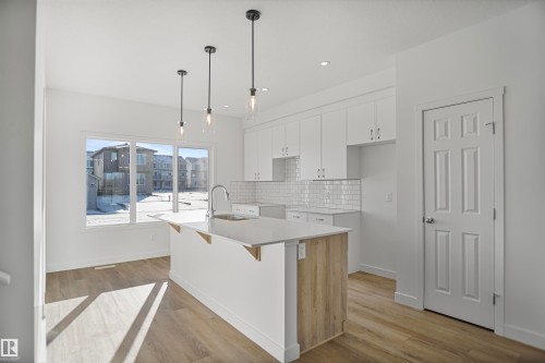 31 Leawood Link, Spruce Grove, AB - Indoor Photo Showing Kitchen