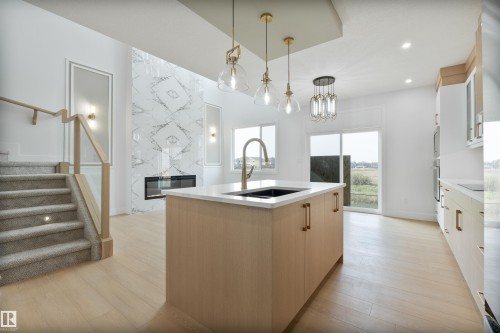 573 Ashgrove Circle, Leduc, AB - Indoor Photo Showing Kitchen With Upgraded Kitchen